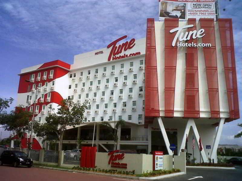 Tune Hotel - Waterfront Kuching Exterior foto