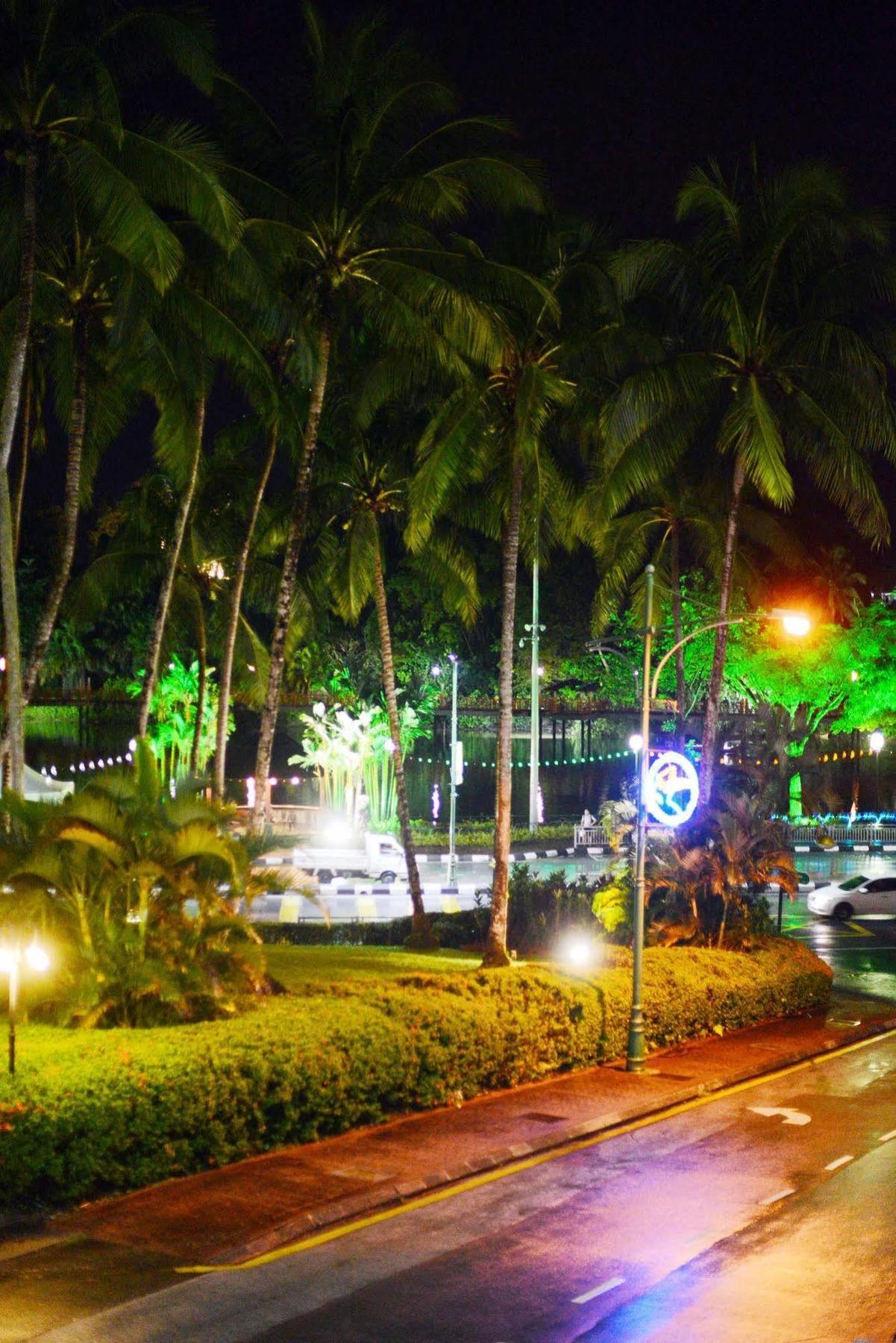 Tune Hotel - Waterfront Kuching Exterior foto